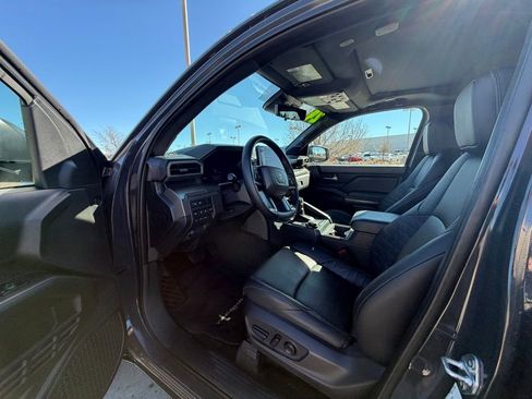 Used 2024 Toyota Tacoma TRD Off-Road w/ TRD Off Road Premium Package image 38