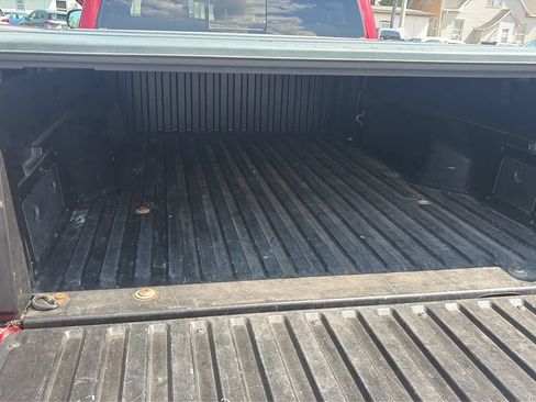 Used 2017 Toyota Tacoma TRD Sport AWD/4WD image 19