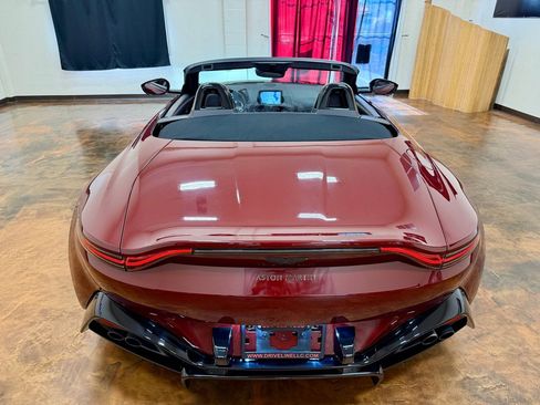 Used 2021 Aston Martin V8 Vantage Roadster image 8