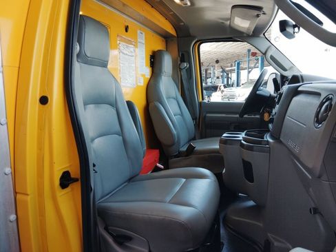 Used 2022 Ford E-350 and Econoline 350 Super Duty RWD image 13