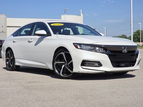 Used 2018 Honda Accord Sport image 3