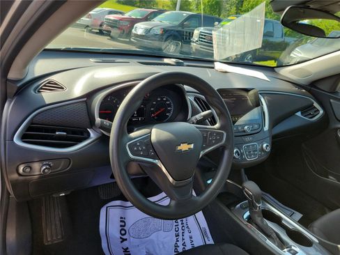 Used 2024 Chevrolet Malibu LT FWD image 17
