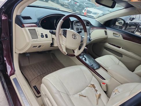 Used 2011 Toyota Avalon Limited image 4