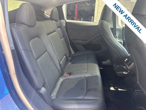 Used 2024 Tesla Model Y Long Range AWD/4WD image 11