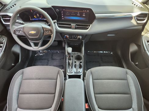 Used 2025 Chevrolet TrailBlazer LT FWD image 28
