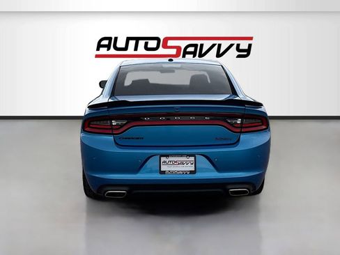 Used 2019 Dodge Charger SXT w/ Blacktop Package RWD image 6