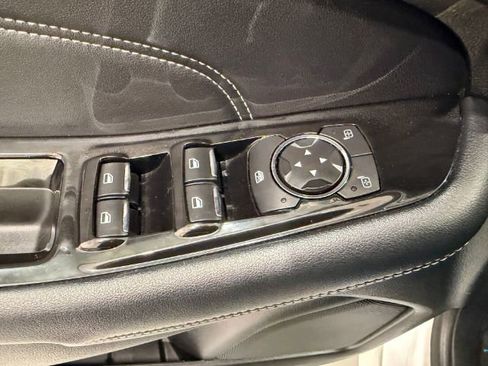 Used 2018 Ford Edge Titanium w/ Technology Package image 19