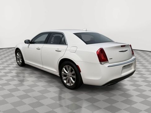 Used 2016 Chrysler 300 Limited w/ Driver Convenience Group AWD/4WD image 4