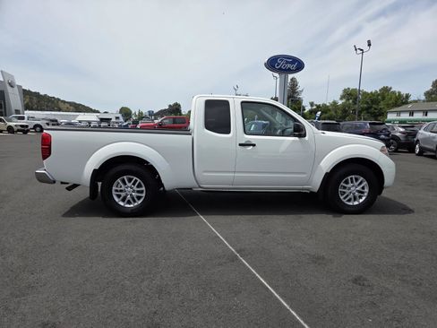 Used 2020 Nissan Frontier SV RWD image 4