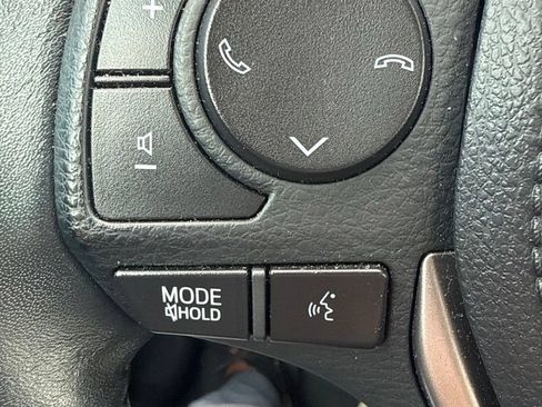 Used 2018 Toyota RAV4 XLE AWD/4WD image 23