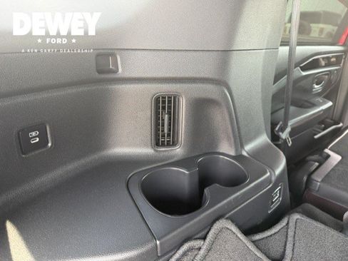 Used 2025 Honda Pilot Black Edition image 35