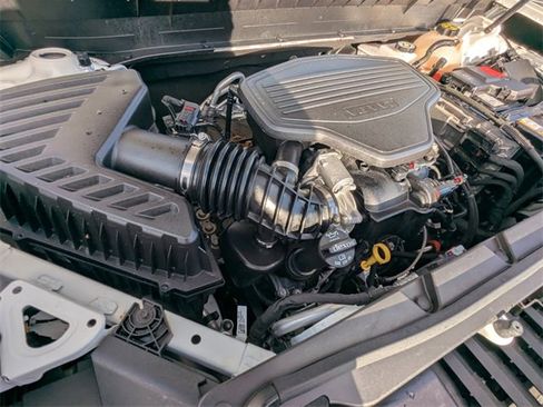 Used 2022 GMC Acadia AT4 w/ Technology Package image 23