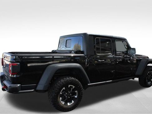 Used 2024 Jeep Gladiator Rubicon w/ Convenience Group AWD/4WD image 17
