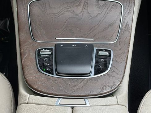 Used 2022 Mercedes-Benz E 350 4MATIC Sedan image 45
