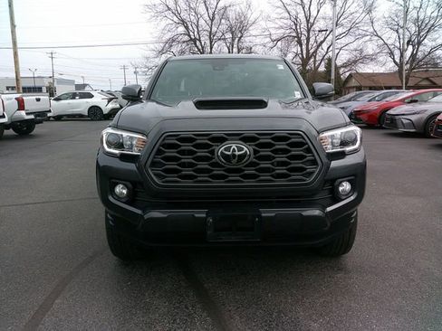 Used 2023 Toyota Tacoma TRD Sport w/ Black Out Package (TMS) image 8
