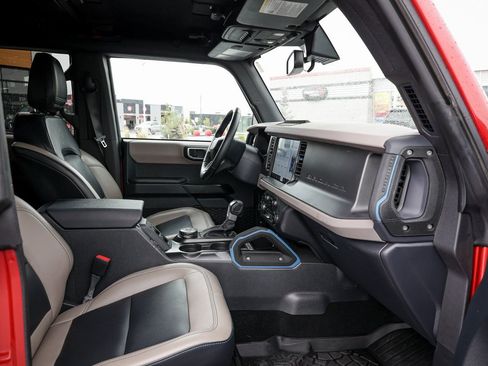 Used 2024 Ford Bronco Wildtrak AWD/4WD image 25