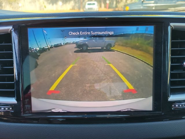 Used 2024 Chrysler Pacifica Touring-L FWD image 27