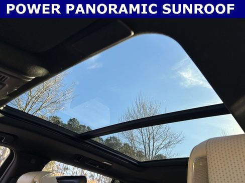 Used 2024 Cadillac Escalade ESV Premium Luxury image 3