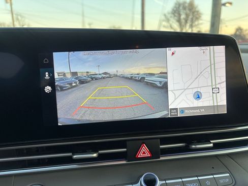 Used 2025 Hyundai Elantra SEL image 25