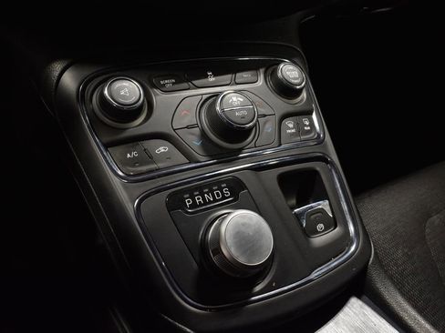 Used 2015 Chrysler 200 S w/ Comfort Group image 24