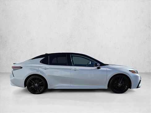 Used 2021 Toyota Camry XSE image 4