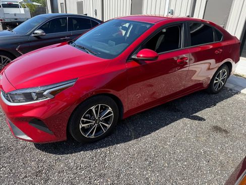 Used 2024 Kia Forte LXS FWD image 2