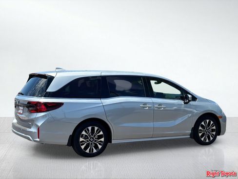 Used 2026 Honda Odyssey Elite image 5