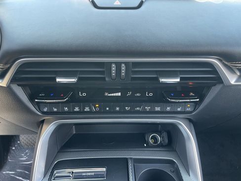 New 2025 MAZDA CX-70 Plug-In Hybrid w/ Premium Plus image 28