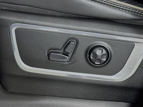 Used 2021 RAM 1500 Laramie AWD/4WD image 13