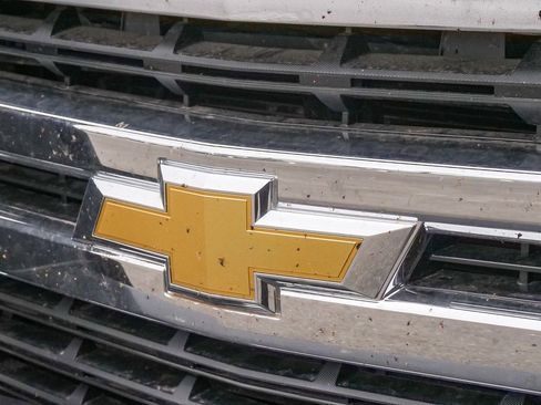 Used 2020 Chevrolet Silverado 1500 LT w/ Convenience Package AWD/4WD image 11