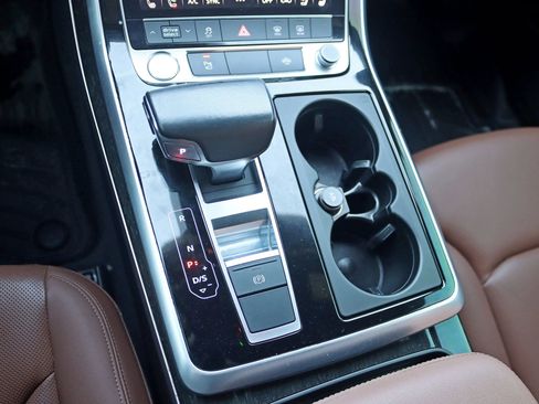 Used 2019 Audi Q8 Premium Plus w/ Premium Plus image 28