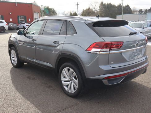 Used 2020 Volkswagen Atlas Cross Sport SE w/ Panoramic Sunroof Package image 7