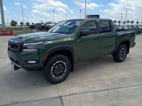 New 2026 Nissan Frontier PRO-4X w/ Pro-4x Convenience Package AWD/4WD image 2