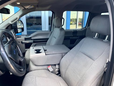 Used 2016 Ford F150 XLT w/ Equipment Group 302A Luxury AWD/4WD image 9