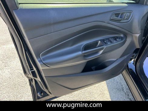 Used 2018 Ford Escape S image 10