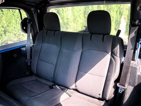 Used 2021 Jeep Wrangler Sport AWD/4WD image 8