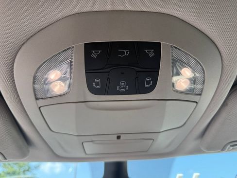 Used 2024 Chrysler Pacifica Touring-L FWD image 36