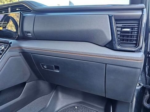 Used 2024 GMC Sierra 2500 AT4 w/ Technology Package image 35