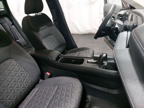 Certified 2025 Nissan Kicks SV image 10