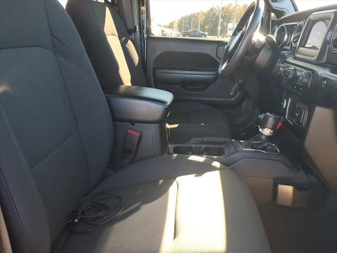 Used 2022 Jeep Wrangler Unlimited Sport image 11