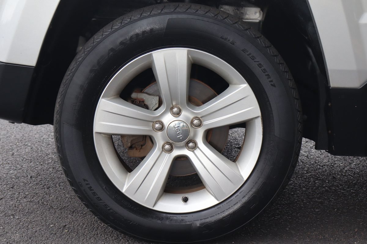 Used 2013 Jeep Patriot Sport AWD/4WD image 35