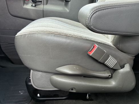 Used 2025 Chevrolet Express 3500 LT w/ LT Preferred Equipment Group RWD image 27