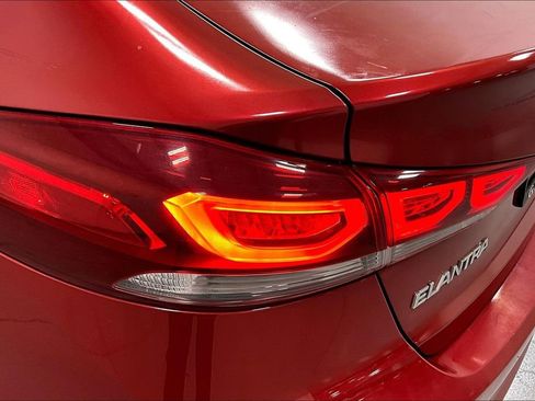 Used 2017 Hyundai Elantra Limited w/ Limited Tech Package 04 image 38