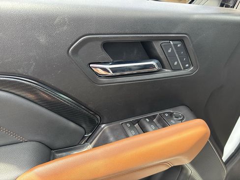 Used 2023 GMC Canyon AT4 w/ AT4 Premium Package AWD/4WD image 18