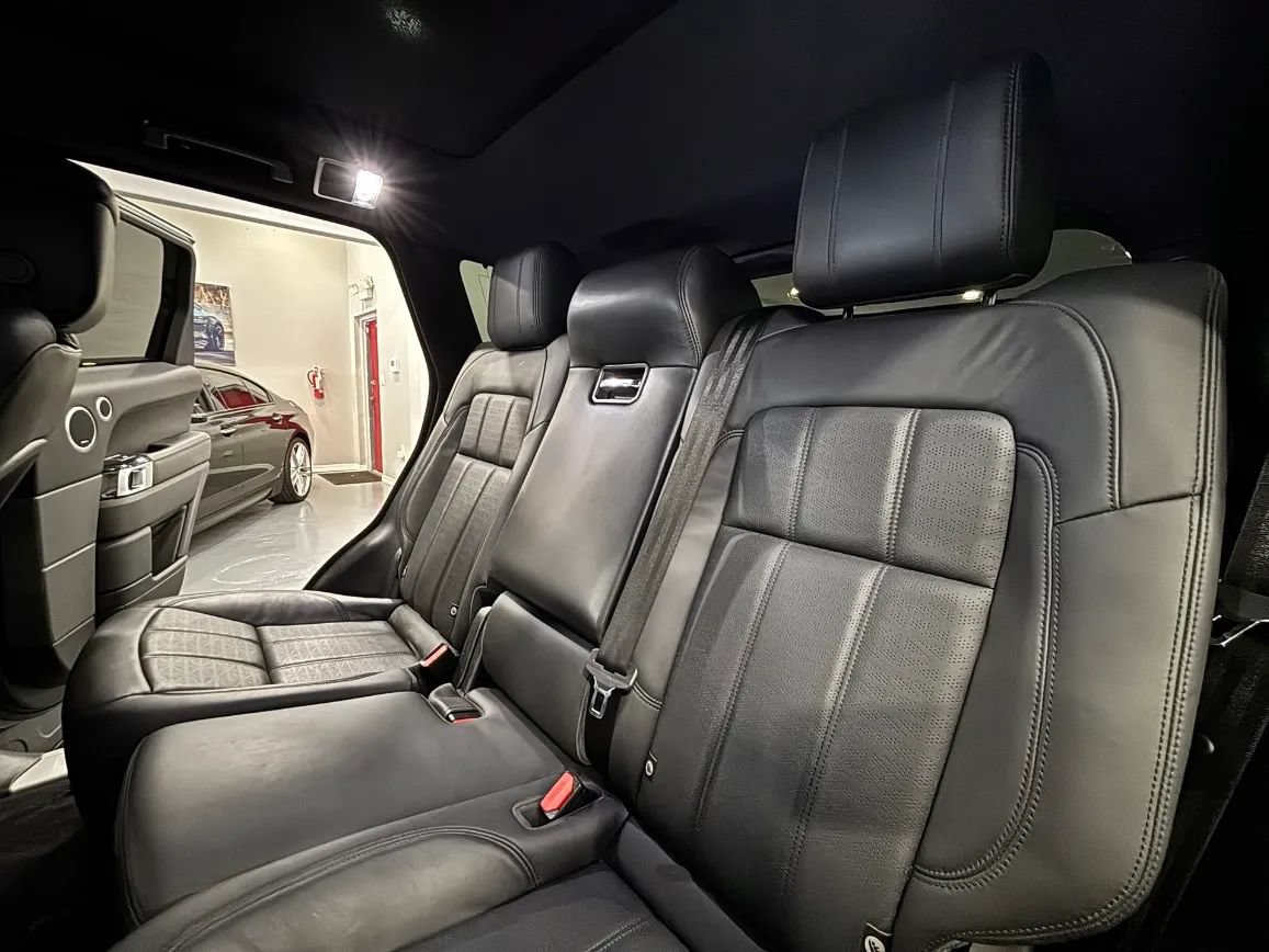 Used 2019 Land Rover Range Rover Sport HSE Dynamic AWD/4WD image 16