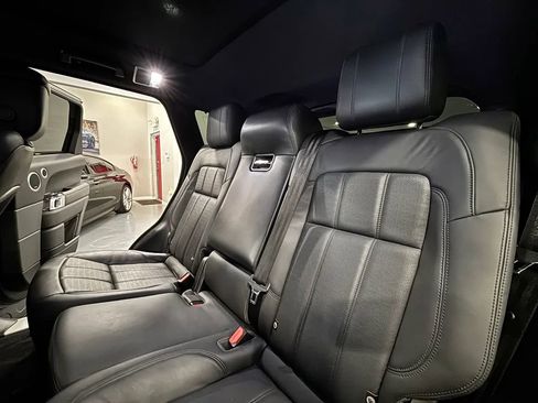 Used 2019 Land Rover Range Rover Sport HSE Dynamic AWD/4WD image 16