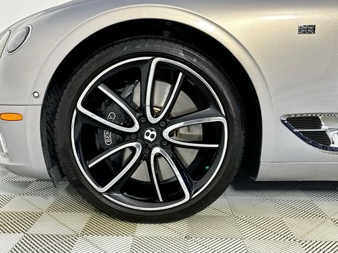 Certified 2020 Bentley Continental GT V8 image 6