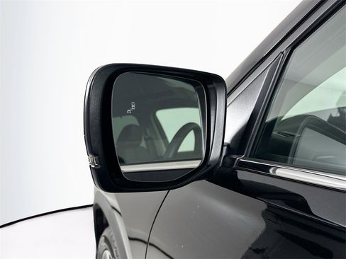 Certified 2025 Honda Pilot Touring image 9