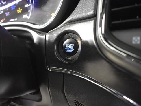 Used 2018 Jeep Grand Cherokee Limited AWD/4WD image 16