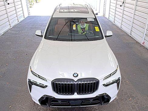 Used 2024 BMW X7 xDrive40i w/ Executive Package AWD/4WD image 2